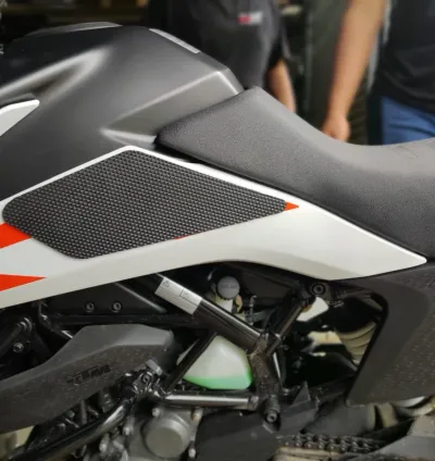 Grip-on Tank Grip for KTM ADV 390